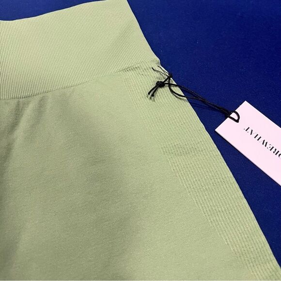 NWT WeWoreWhat Seamless Biker Shorts in Solid Fair Green Size Small - Picture 4 of 14